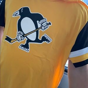 Exclusive Pittsburgh Penguins Yellow Logo T-Shirt